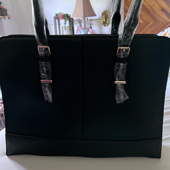 Black and Green Laptop Bag with Sleek Design - Picture 2 of 3